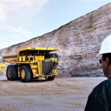 Une innovation marocaine réduit la poussière de 91 % dans les chaussées des mines
